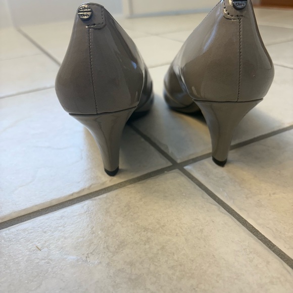 Calvin Klein Women's Elegant Gray Peep Toe Heels - Picture 3 of 7